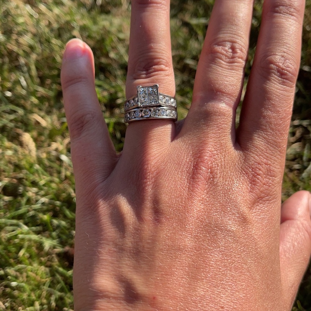 14k White gold Diamond Engagement ring set